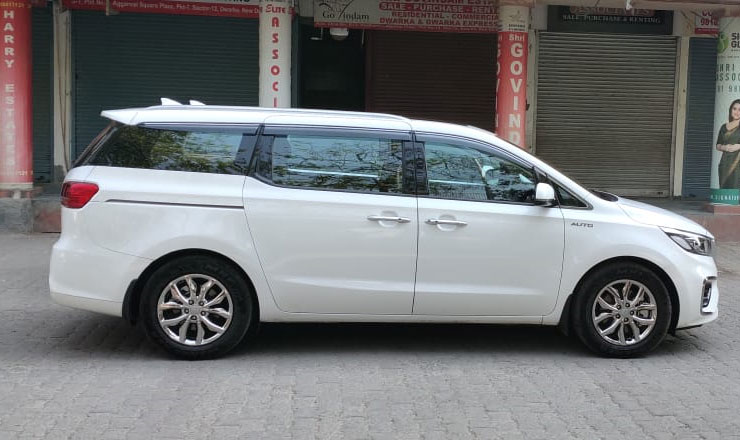 kia carnival luminous luxury car hire delhi